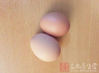 雞蛋、面粉、油、鹽、蔥、香腸
