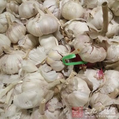 胡蘿卜5斤,發芽的蒜3頭,大蔥1根,鹽,糖,醋 胡蘿卜5斤,發芽的蒜3頭,大蔥1根,鹽,糖,醋