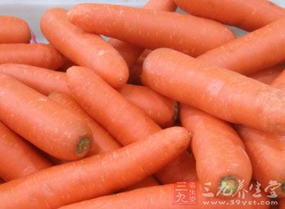 西蘭花、胡蘿卜、鹽、蒜片