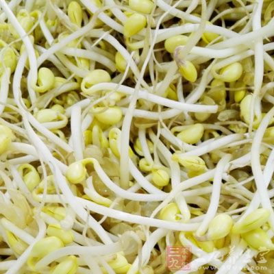 魔芋300克，黃豆芽50克，芹菜25克，竹筍25克