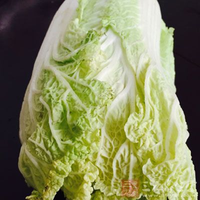 大蝦兩只，白菜500克