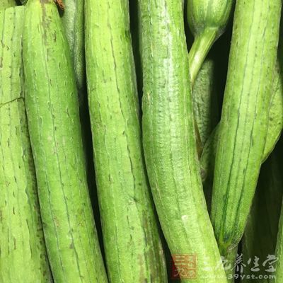 絲瓜400克、膽水豆腐半箱、肉圓子150克 絲瓜400克、膽水豆腐半箱、肉圓子150克