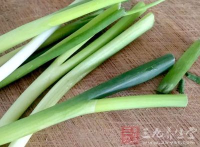 對蝦、蔥、姜、蒜、醬油、糖、鹽、雞精 對蝦、蔥、姜、蒜、醬油、糖、鹽、雞精