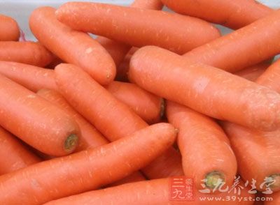 胡蘿卜150克，豆腐干3塊，蝦米15克，青豆25克