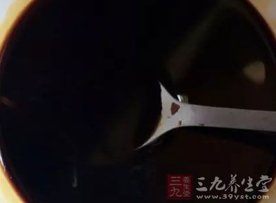 醬油，辣椒油、茶油、麻油粗鹽