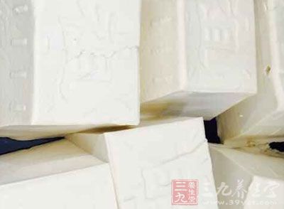 豆腐300克，魚籽100克