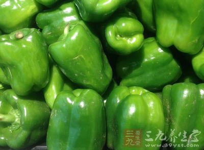 青椒50克，紅椒50克