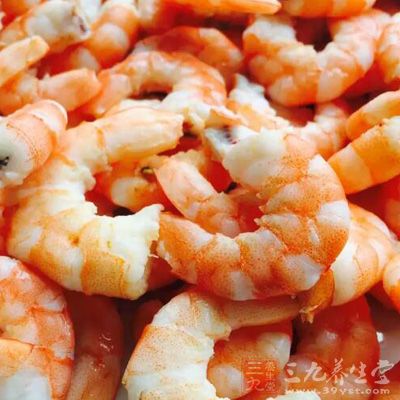 菠蘿半只,糯米,蝦仁,豌豆,西紅柿,鹽,料酒 菠蘿半只,糯米,蝦仁,豌豆,西紅柿,鹽,料酒