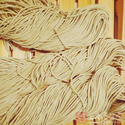 排骨,細面條,四季豆,蔥頭,姜 排骨,細面條,四季豆,蔥頭,姜