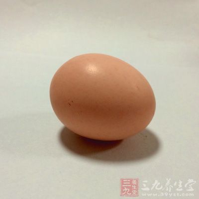 雞蛋3個、西紅柿2個、干澱粉4g、鹽5g 雞蛋3個、西紅柿2個、干澱粉4g、鹽5g