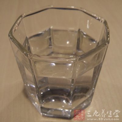 澄粉(小麥澱粉)200G，玉米澱粉60G，開水280G