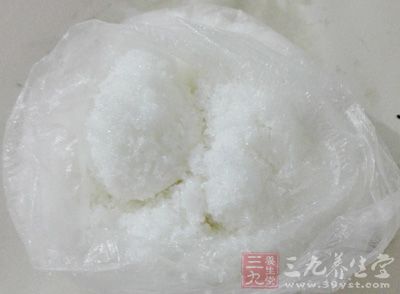 大蘿卜1個,醬油12大匙,糖6大匙,鹽1小匙,味精2大匙,水8大匙 大蘿卜1個,醬油12大匙,糖6大匙,鹽1小匙,味精2大匙,水8大匙