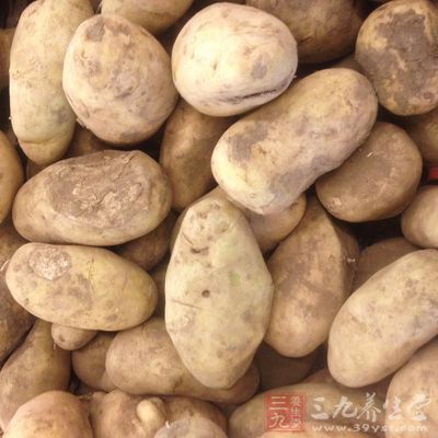 土豆若干個，香蔥適量，白芝麻適量