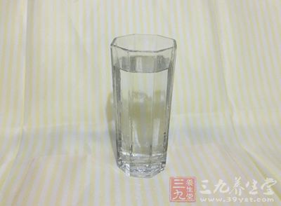 馬蹄粉1盒(227g),新鮮馬蹄15粒,片糖2片(200g),水1200ml 馬蹄粉1盒(227g),新鮮馬蹄15粒,片糖2片(200g),水1200ml