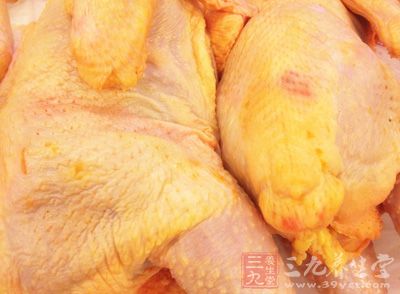 雞1斤，香菇，鹽，蚝油，大料，姜