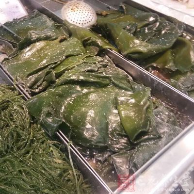 農家石磨磨制的豆腐、白菜、白蓮藕、海帶、三黃雞、魚、五花肉 農家石磨磨制的豆腐、白菜、白蓮藕、海帶、三黃雞、魚、五花肉