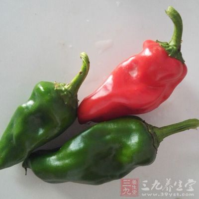 草魚一條、青紅椒各一個、生姜、大蒜干尖椒、小蔥 草魚一條、青紅椒各一個、生姜、大蒜干尖椒、小蔥