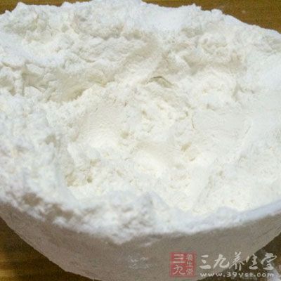 雞蛋50克，小麥面粉20克，玉米澱粉30克