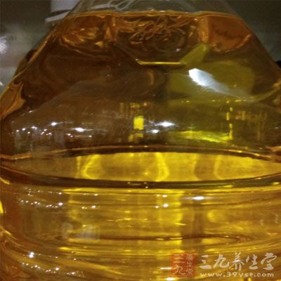 本品有油炸過程，需備色拉油約500克
