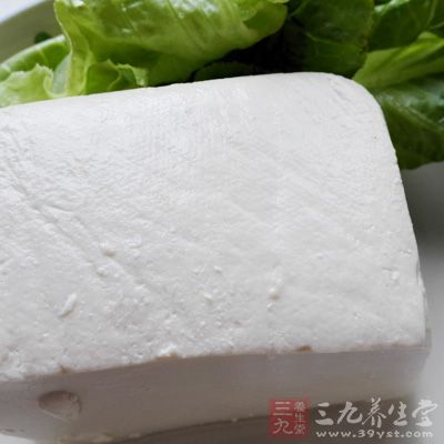 鴨血一塊,嫩豆腐一盒,雞蛋一個 鴨血一塊,嫩豆腐一盒,雞蛋一個