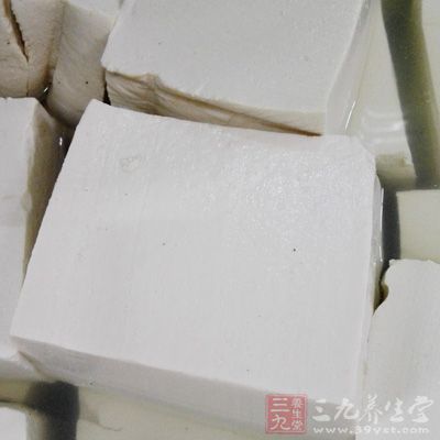 豆腐1盒、番茄2個 豆腐1盒、番茄2個