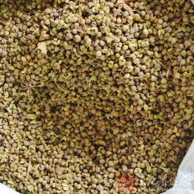 雞手，紅糖，大料，花椒，鹽，料酒，醬油