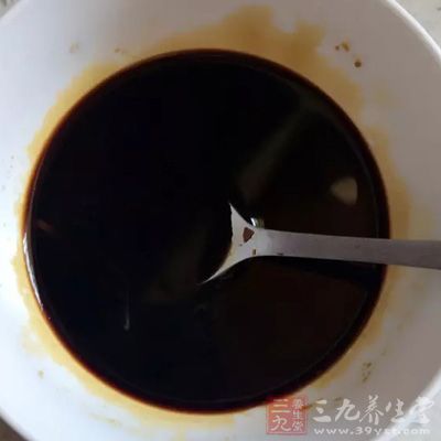 草魚1條(600g),醬油1湯匙(15ml),大紅浙醋1/2碗(125ml) 草魚1條(600g),醬油1湯匙(15ml),大紅浙醋1/2碗(125ml)