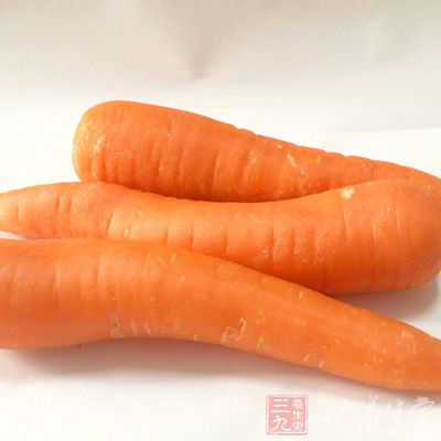 雞翅，胡蘿卜，土豆，青椒，姜片