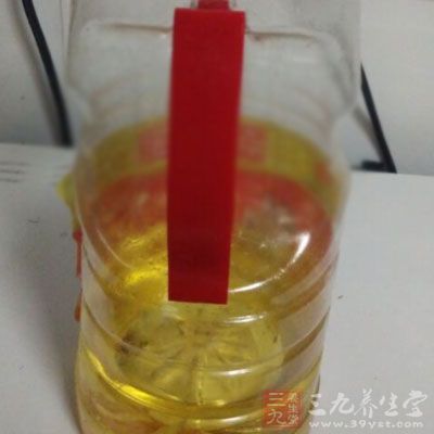 澄粉160克、生粉60克、沸水170ML、油10ML、鹽少許