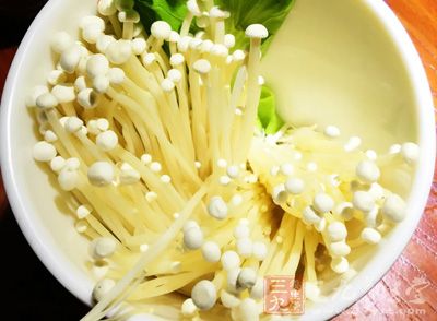 金針菇，油菜，火腿，生姜