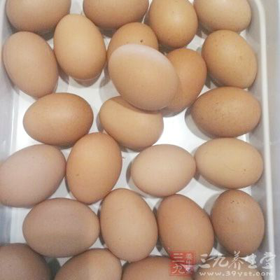 雞蛋、香蕉、面包糠