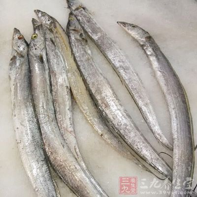 帶魚、鹽、花椒、姜片、料酒 帶魚、鹽、花椒、姜片、料酒