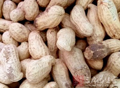 低粉245克,抹茶粉5克,去皮花生仁100克,雞蛋2個 低粉245克,抹茶粉5克,去皮花生仁100克,雞蛋2個