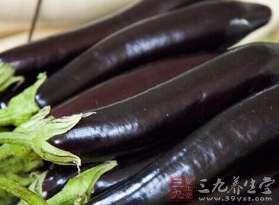 茄子，肉餡，面粉，雞蛋，蔥姜末，鹽，五香粉，生抽，料酒等