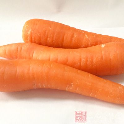 北豆腐1塊，胡蘿卜150g，香菜100g，粉絲30g