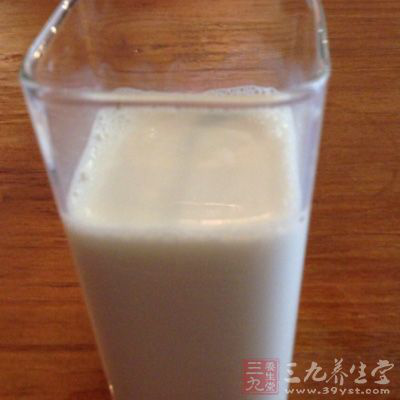 牛奶250ml,玉米澱粉50g,煉乳2湯勺 牛奶250ml,玉米澱粉50g,煉乳2湯勺