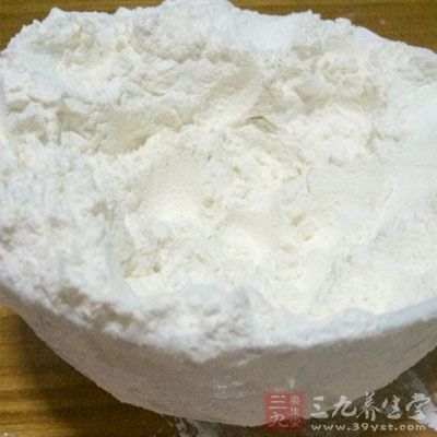 湯圓一盒，面粉適量，花生粉適量