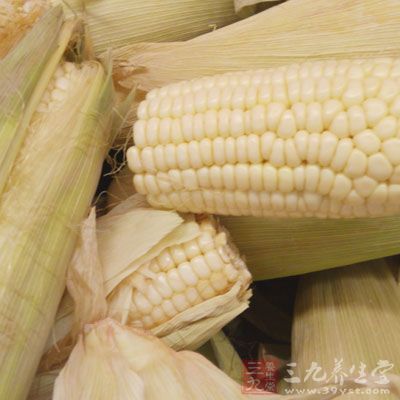 土豆，2個玉米，油，精鹽，番茄醬