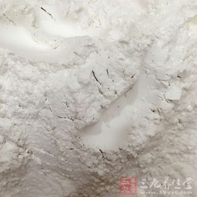 面粉，鹽，醬油，雞精，豬肉，姜，料酒，雞蛋2個
