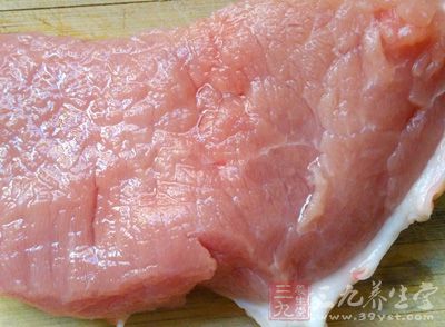 豬裡脊，雞蛋，面包糠，洋蔥，小魚干