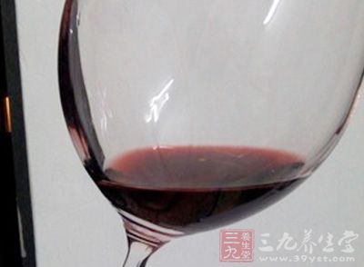 無骨牛小排500公克,洋蔥半個,紅酒250cc 無骨牛小排500公克,洋蔥半個,紅酒250cc