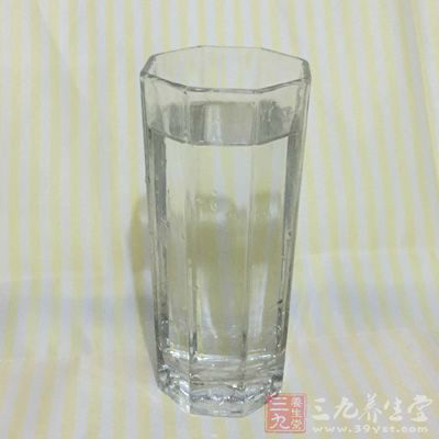 雞胸1副,粉漿50公克,地瓜粉100公克,吉士粉15公克,水3大匙 雞胸1副,粉漿50公克,地瓜粉100公克,吉士粉15公克,水3大匙
