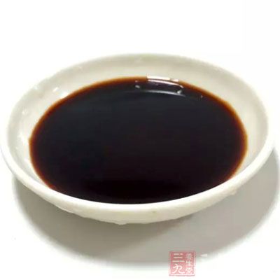 鱿魚圈400克(14 oz)，咖喱粉1大匙，面粉2大匙，鹽適量