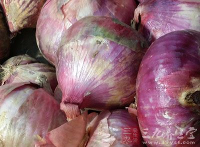 鱿魚，郫縣豆瓣醬，青椒，洋蔥