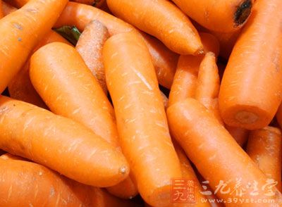 大頭菜葉，紅辣椒，綠辣椒，胡蘿卜