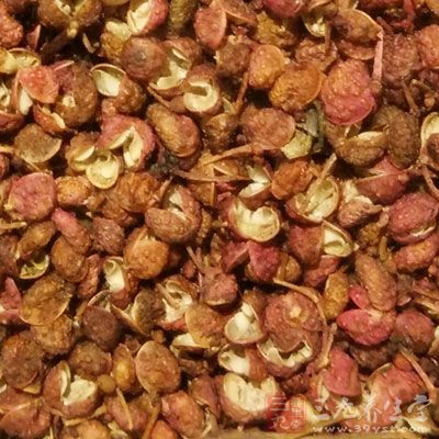 雞架，大料，姜，花椒，糖，醬油，干辣椒，鹽，孜然