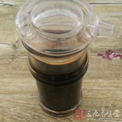 接著加入醋4勺 接著加入醋4勺