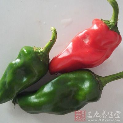 豬大腸，鹽，青紅椒，豆瓣醬，鹽巴，醬油，料酒