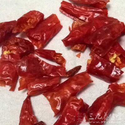 蚬仔0.5斤，蒜5粒，辣椒1支，白醋65㏄，醬油3/4碗，糖1大匙