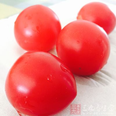 蚬仔600公克，蕃茄1個，芹菜30公克